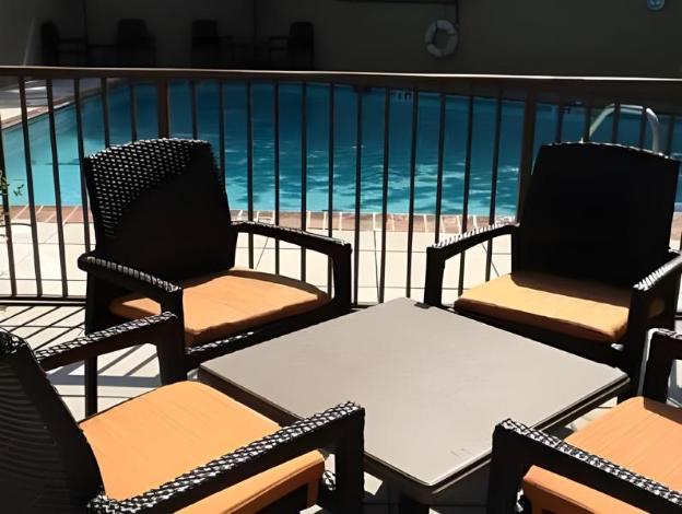 hotel aka washington circle