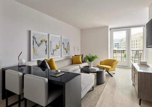 hotel aka washington circle