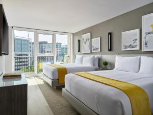 hotel aka washington circle