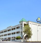 days inn by wyndham westend alexandria va washington dc area