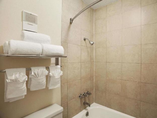 days inn by wyndham westend alexandria va washington dc area