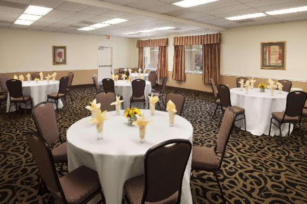 days inn by wyndham westend alexandria va washington dc area
