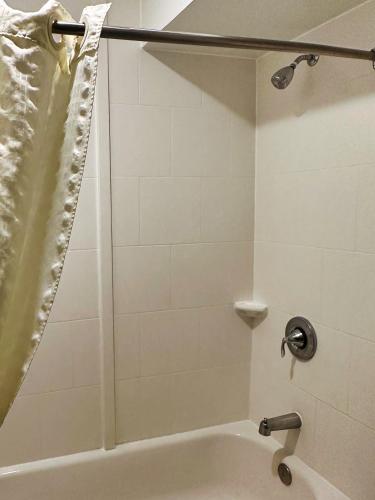 days inn by wyndham westend alexandria va washington dc area