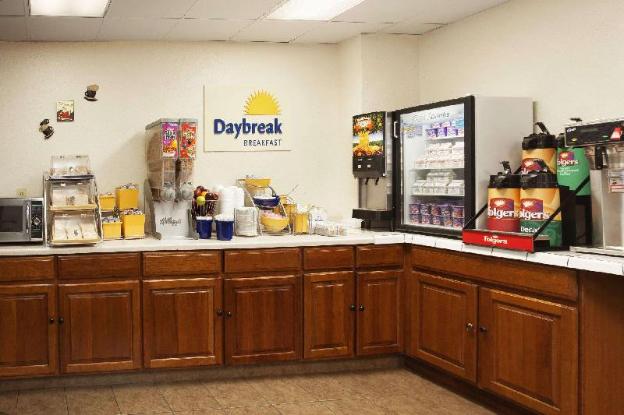 days inn by wyndham westend alexandria va washington dc area