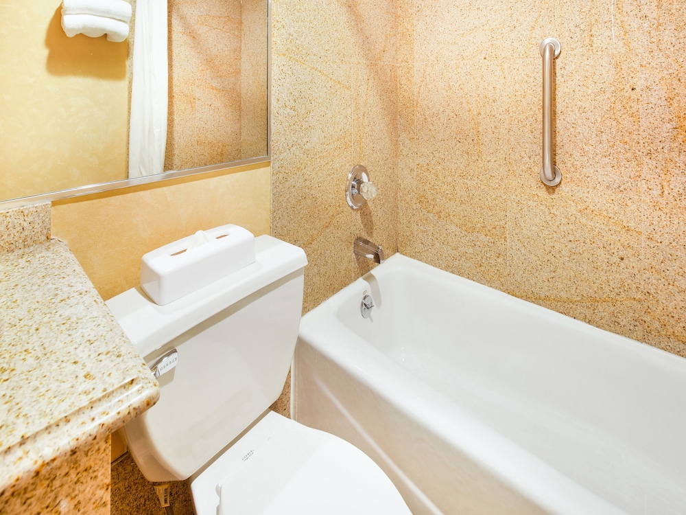 quality inn jfk airport rockaway blvd