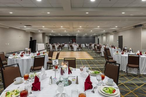 holiday inn hotel and suites atlanta airport north by ihg