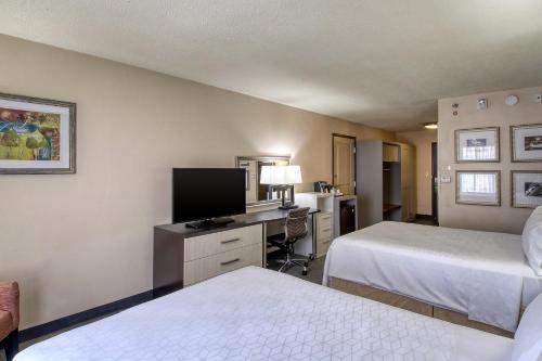holiday inn hotel and suites atlanta airport north by ihg