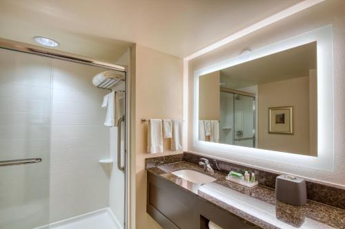 holiday inn hotel and suites atlanta airport north by ihg