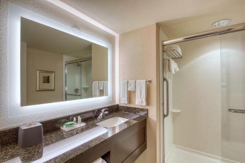 holiday inn hotel and suites atlanta airport north by ihg