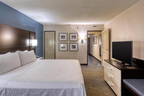 holiday inn hotel and suites atlanta airport north by ihg