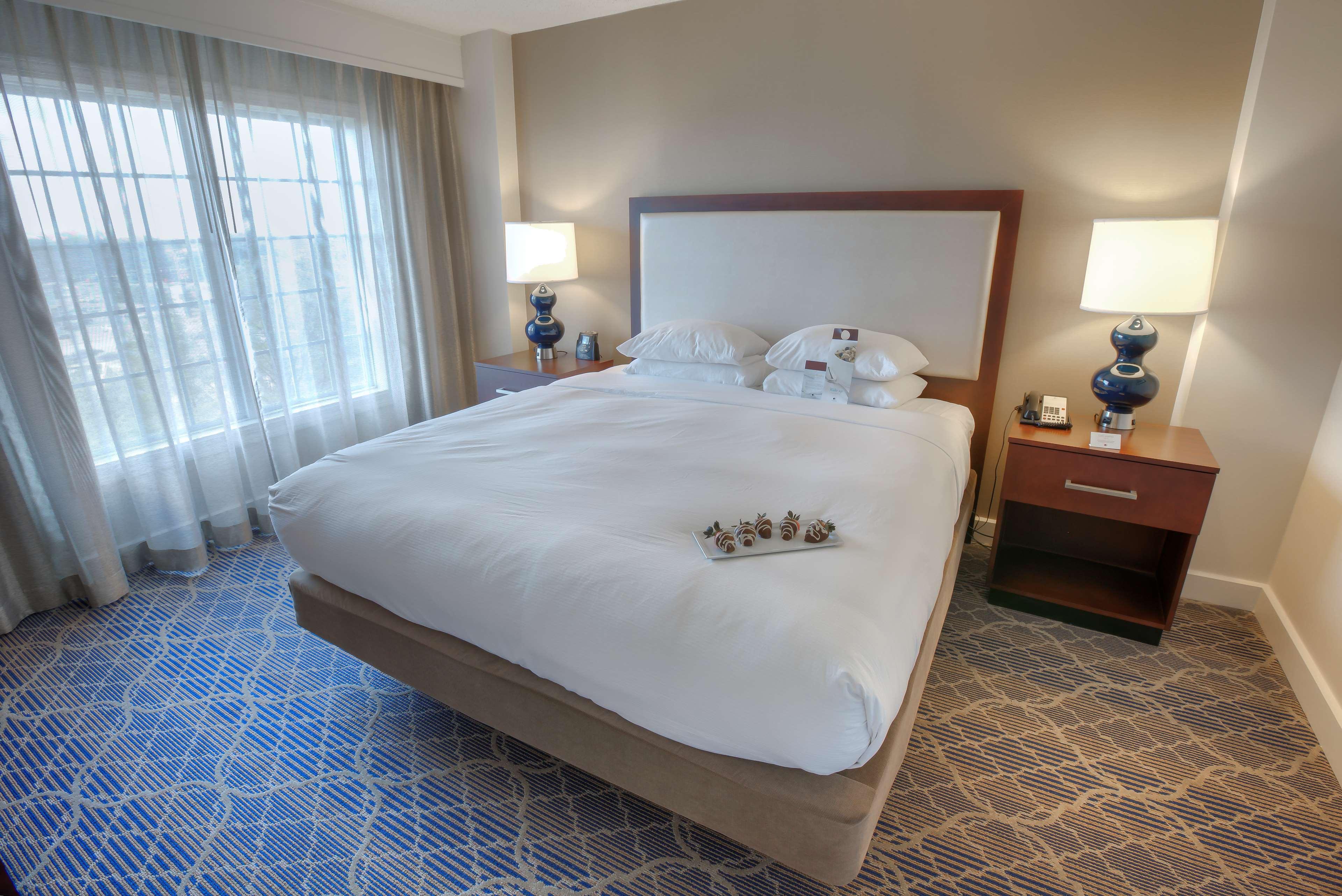 doubletree suites by hilton at the battery atlanta