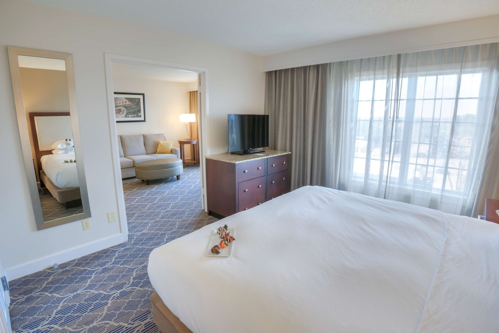 doubletree suites by hilton at the battery atlanta