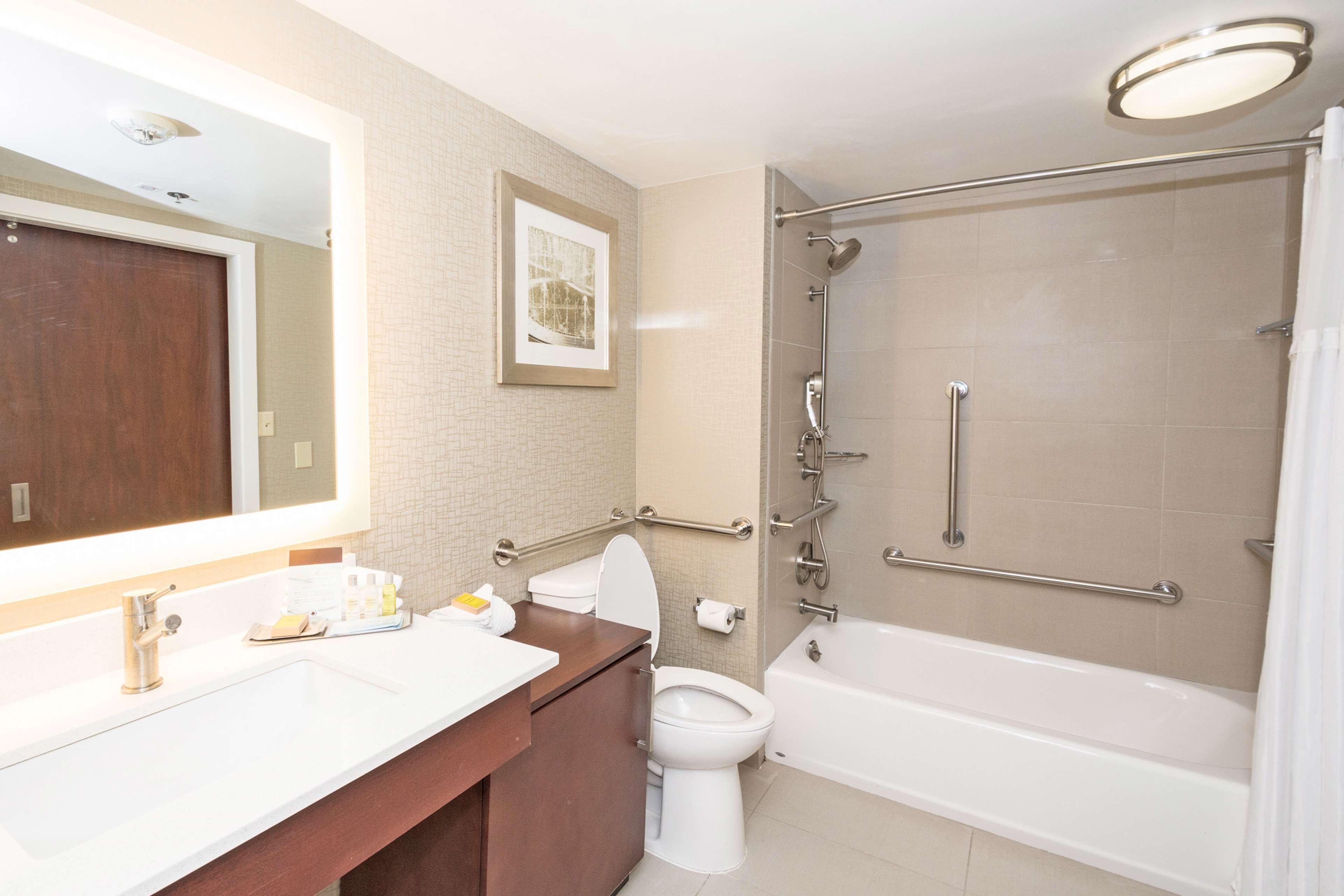 doubletree suites by hilton at the battery atlanta