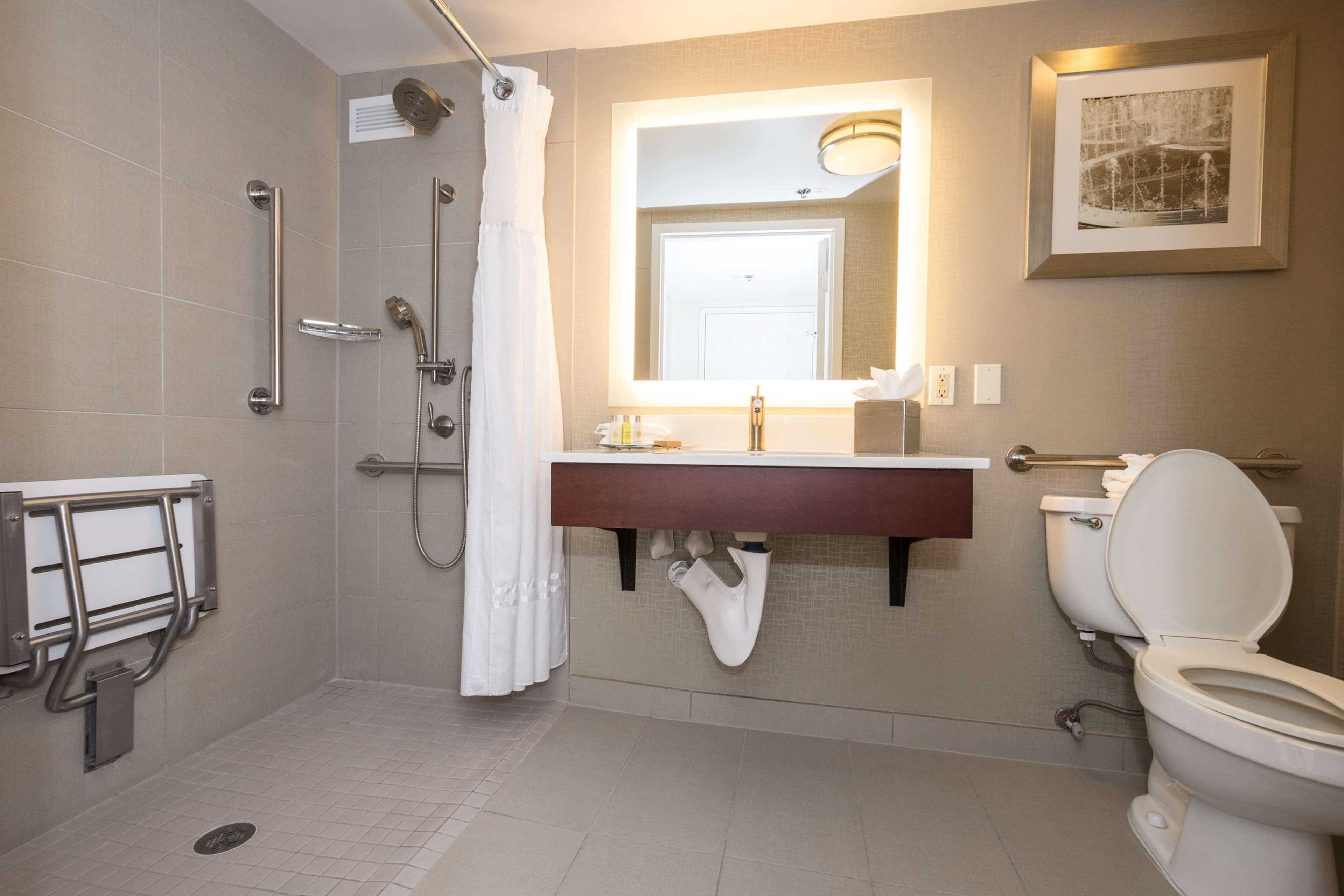 doubletree suites by hilton at the battery atlanta