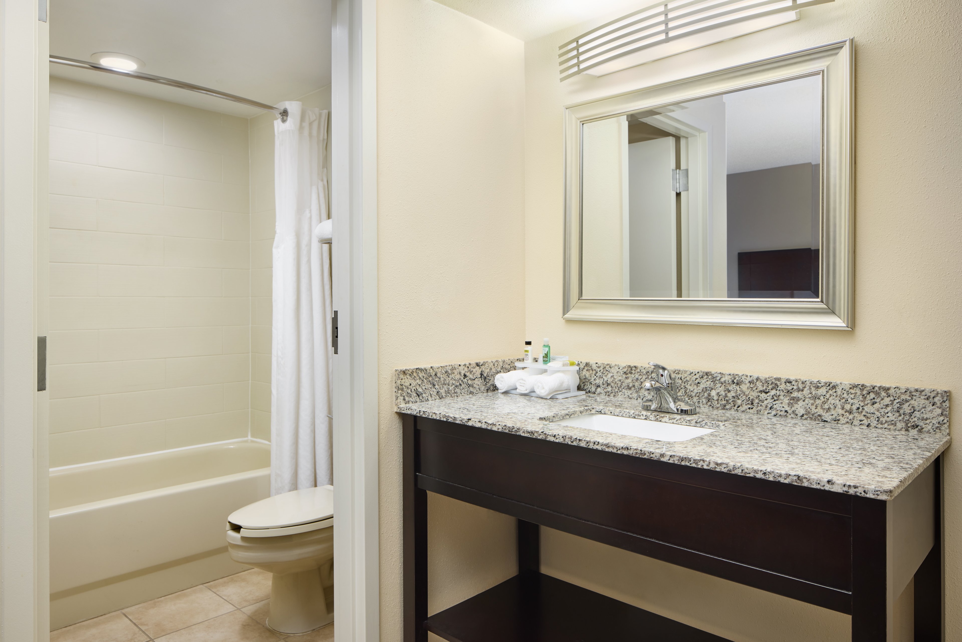 holiday inn express and suites alpharetta by ihg