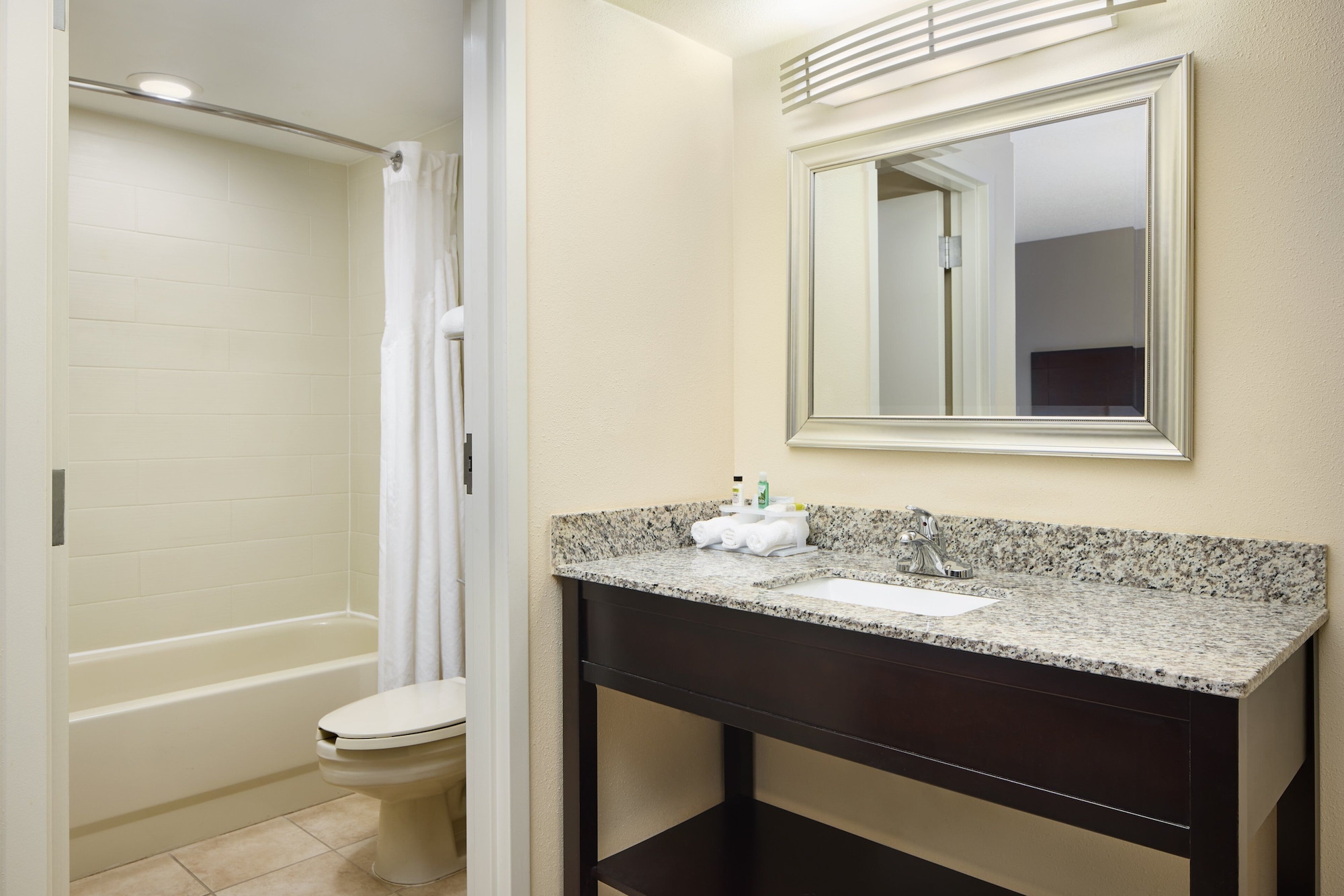 holiday inn express and suites alpharetta by ihg