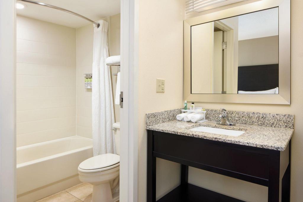 holiday inn express and suites alpharetta by ihg
