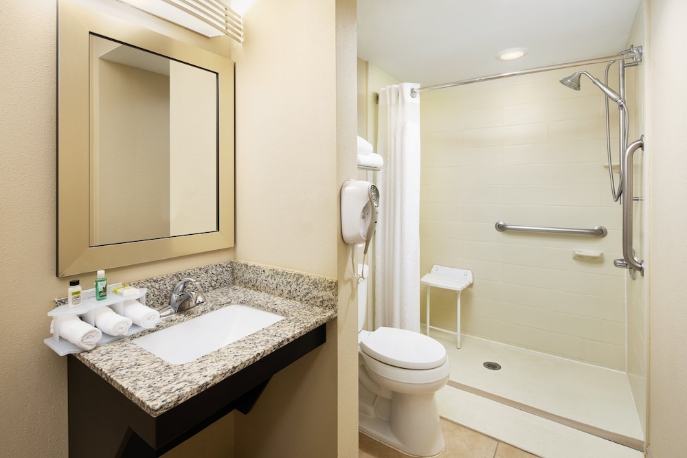holiday inn express and suites alpharetta by ihg