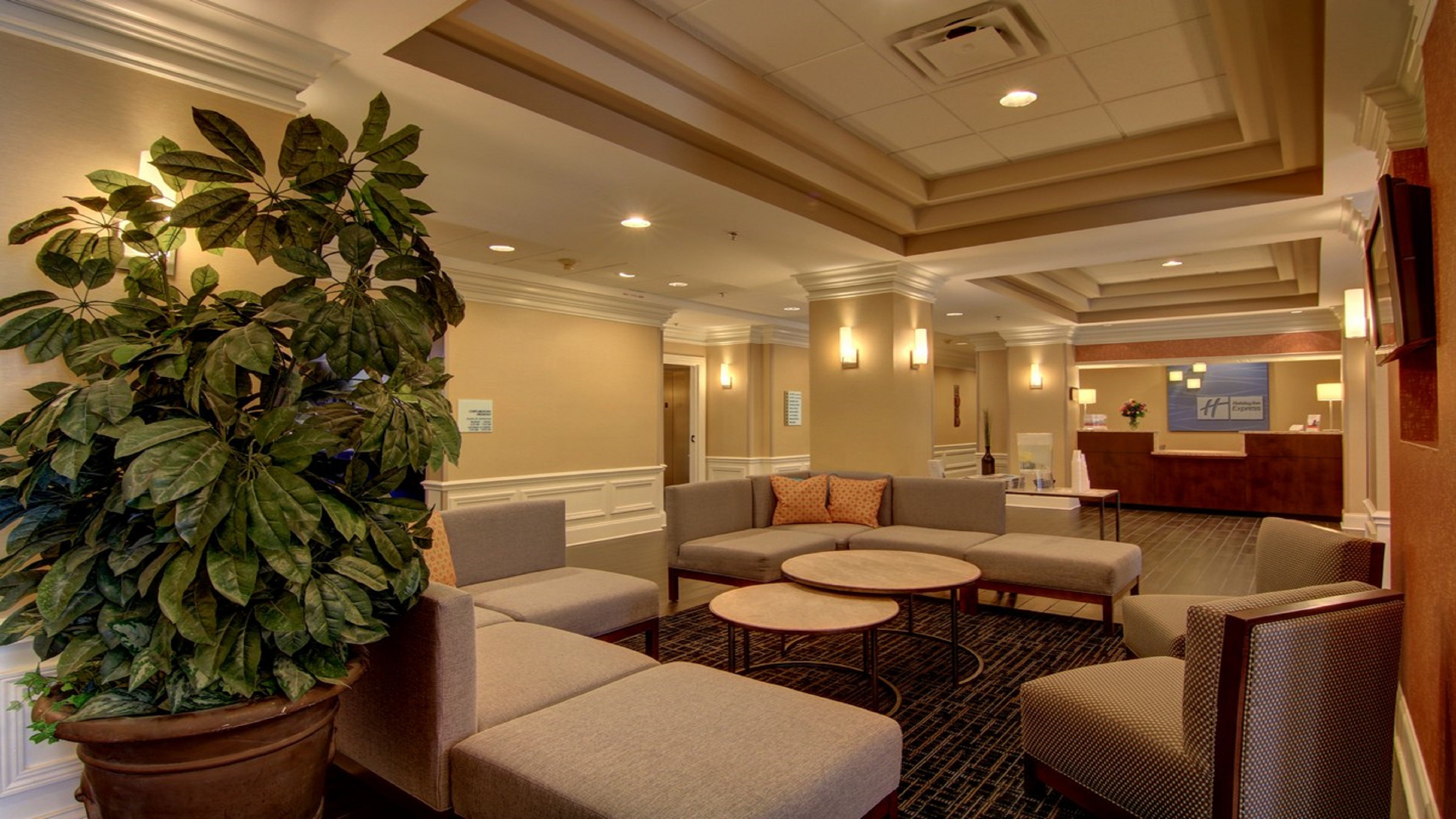 holiday inn express and suites alpharetta by ihg