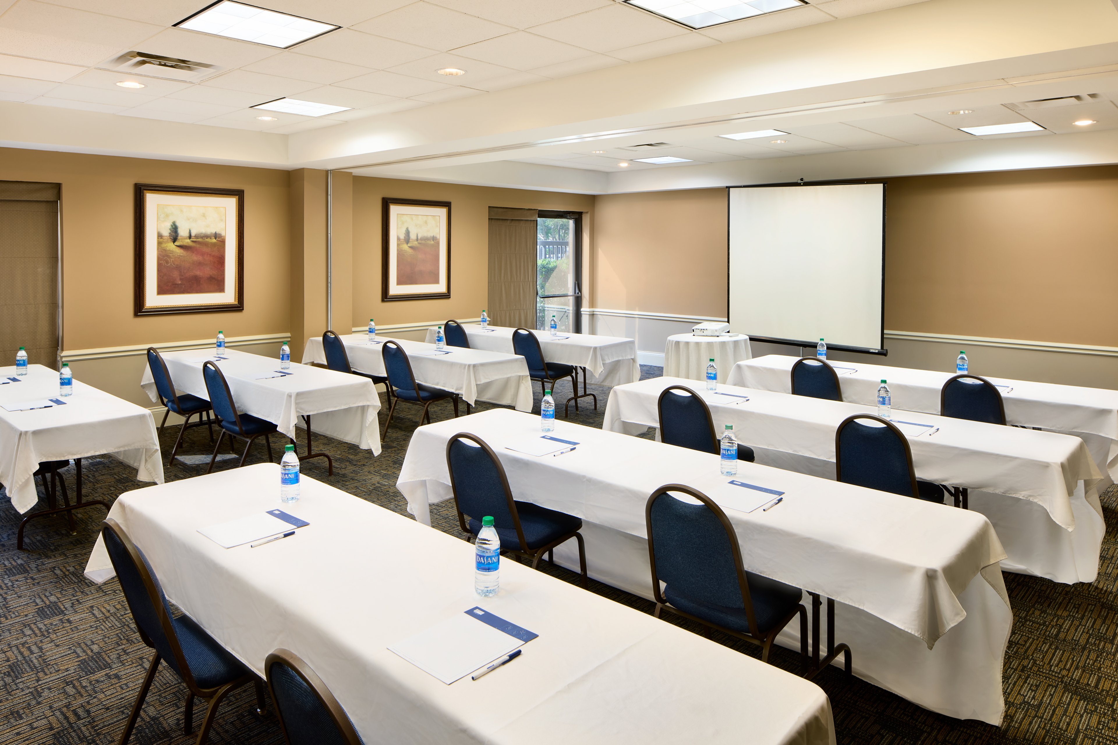 holiday inn express and suites alpharetta by ihg