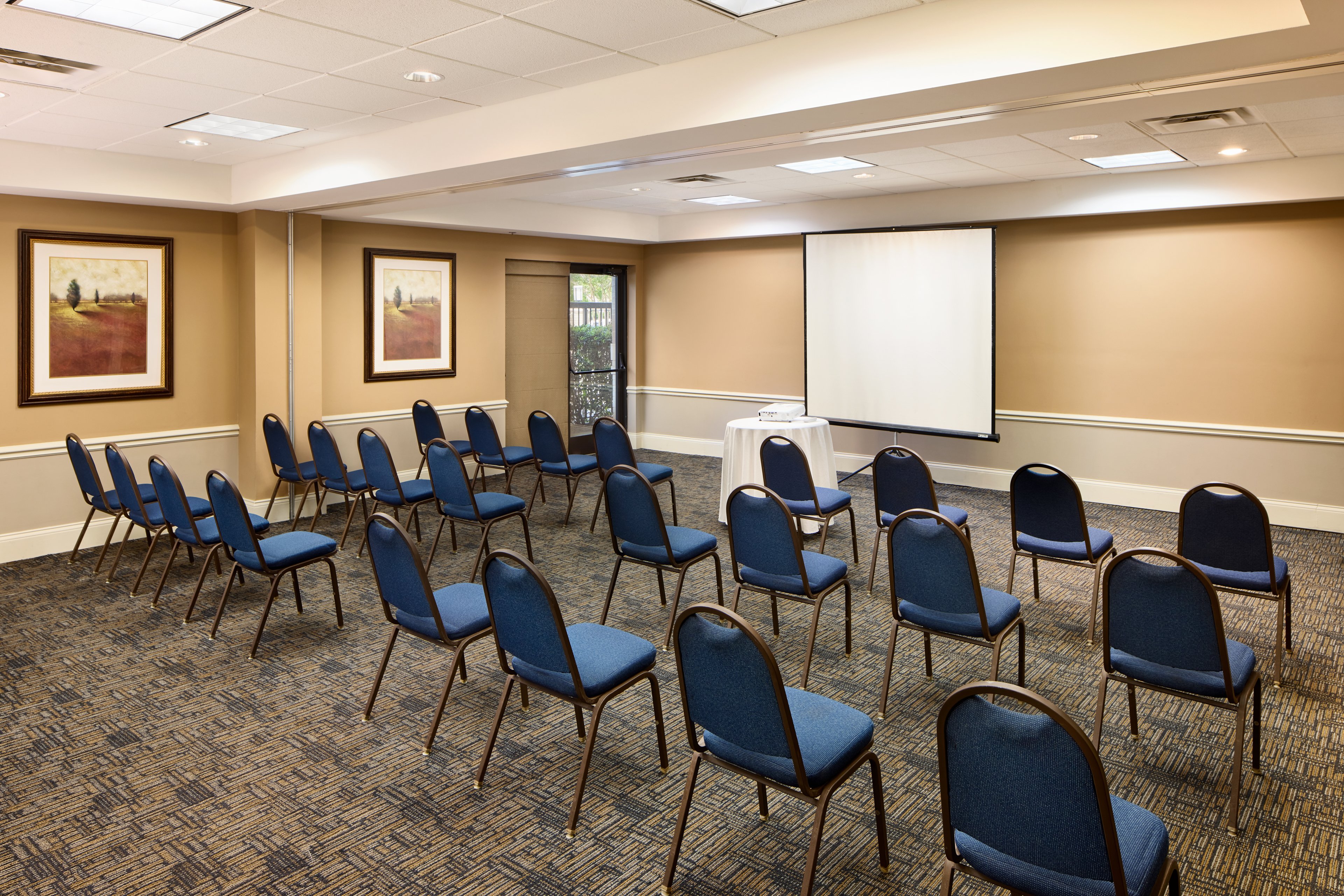 holiday inn express and suites alpharetta by ihg