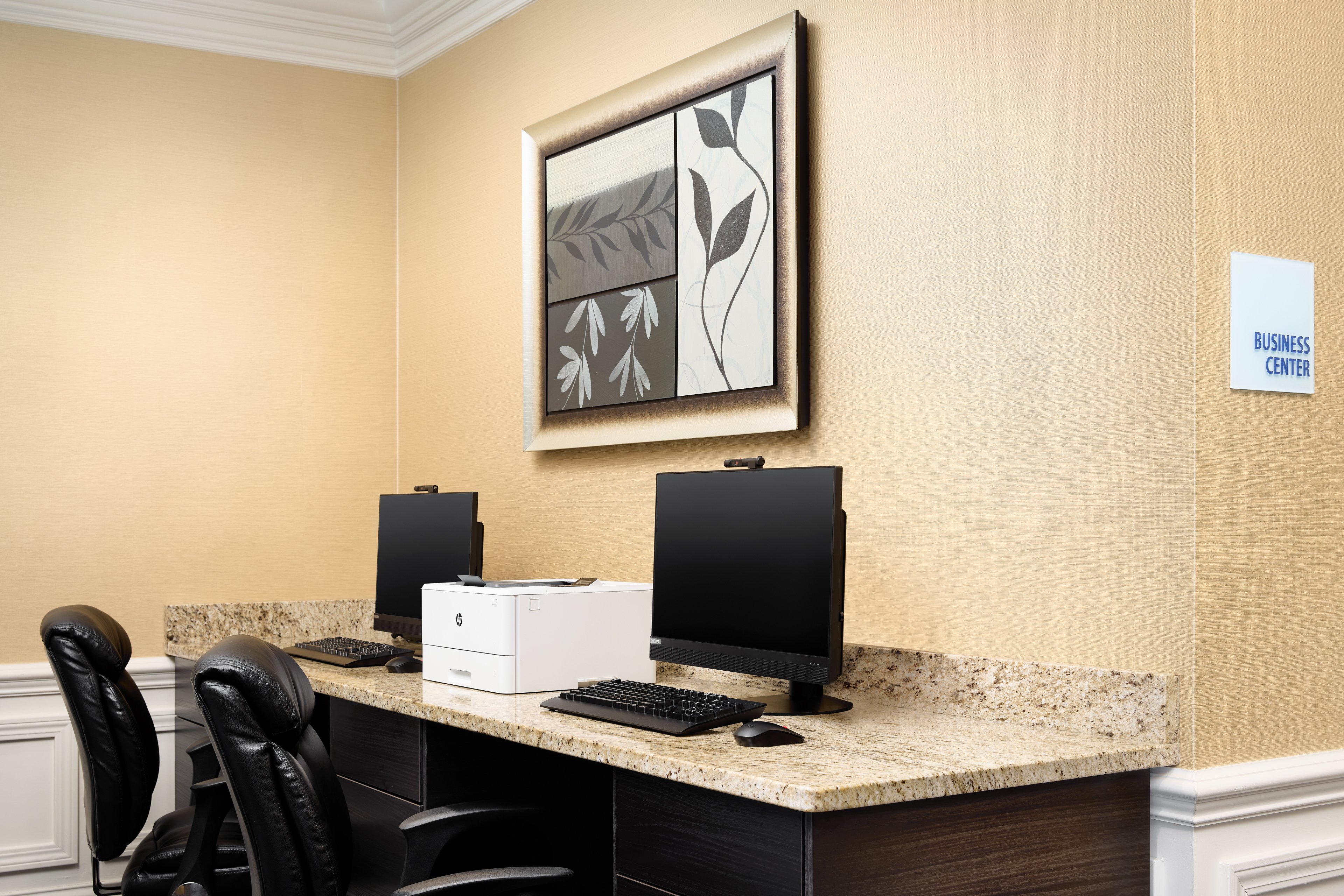 holiday inn express and suites alpharetta by ihg
