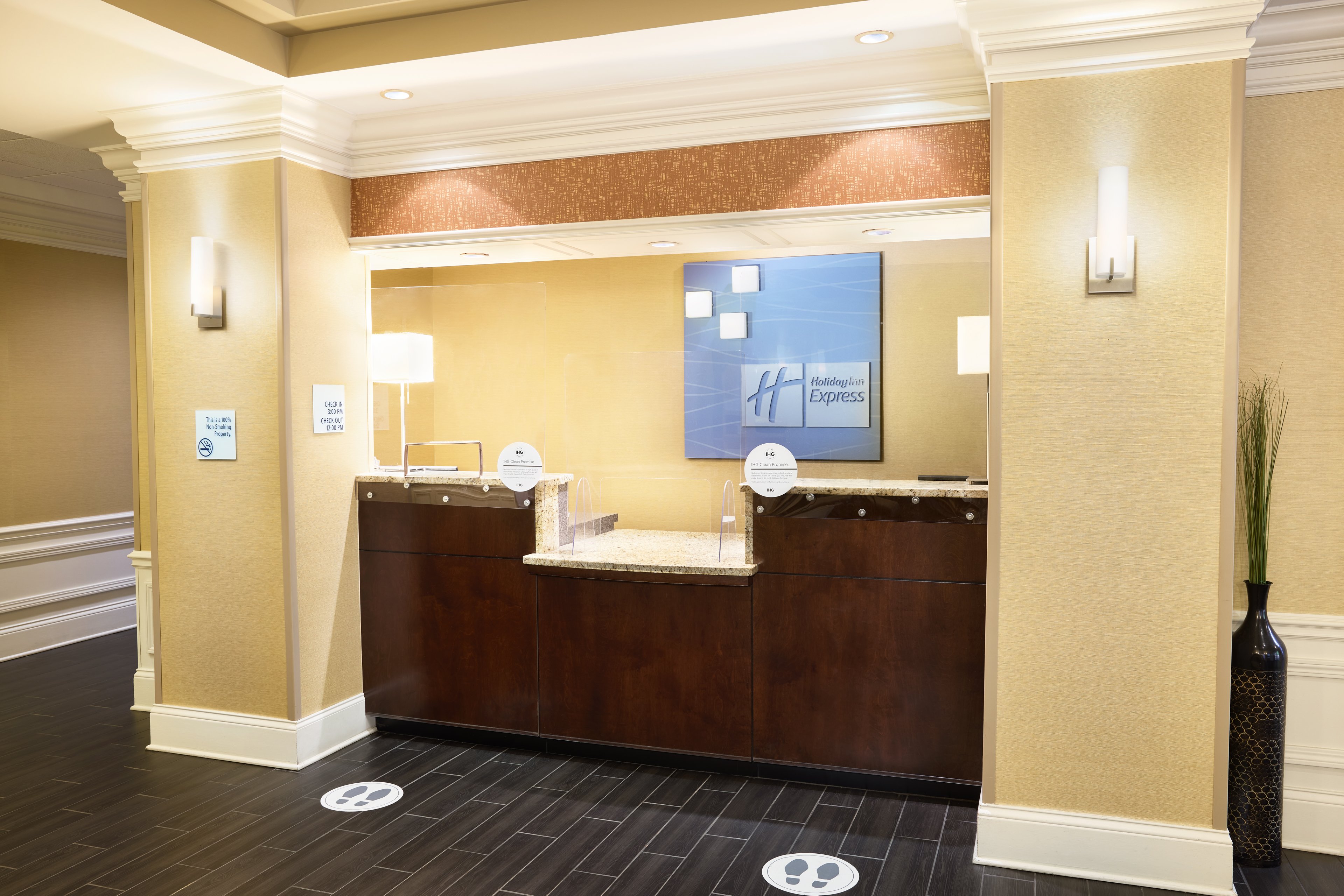 holiday inn express and suites alpharetta by ihg