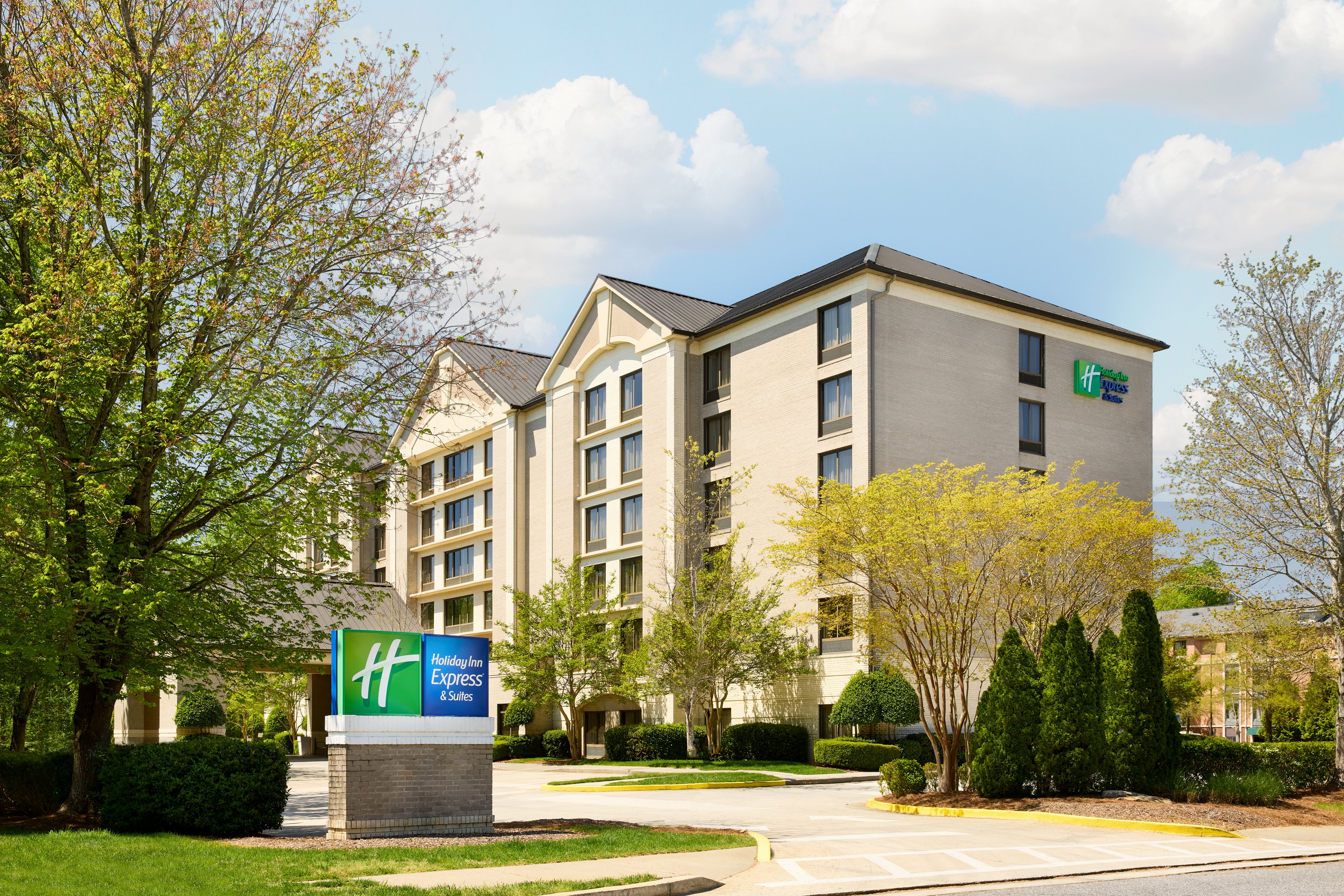 holiday inn express and suites alpharetta by ihg