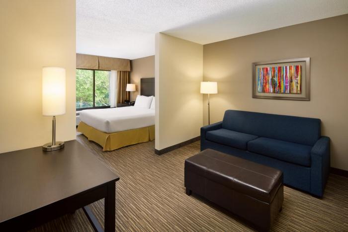 holiday inn express and suites alpharetta by ihg