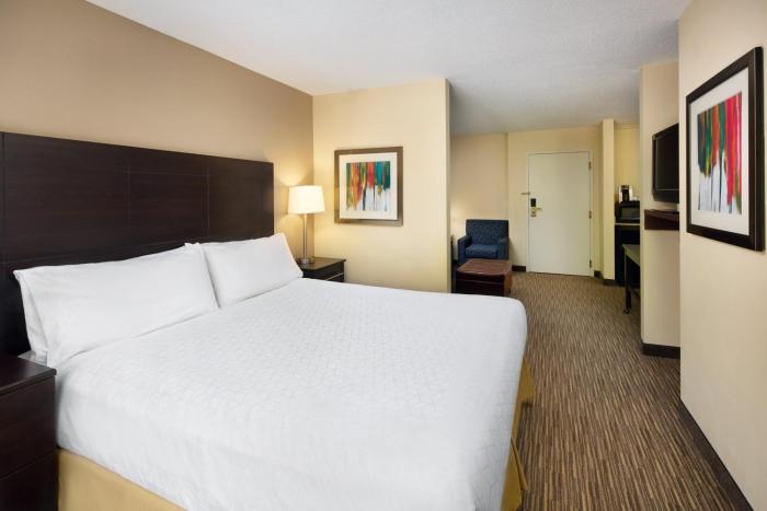 holiday inn express and suites alpharetta by ihg