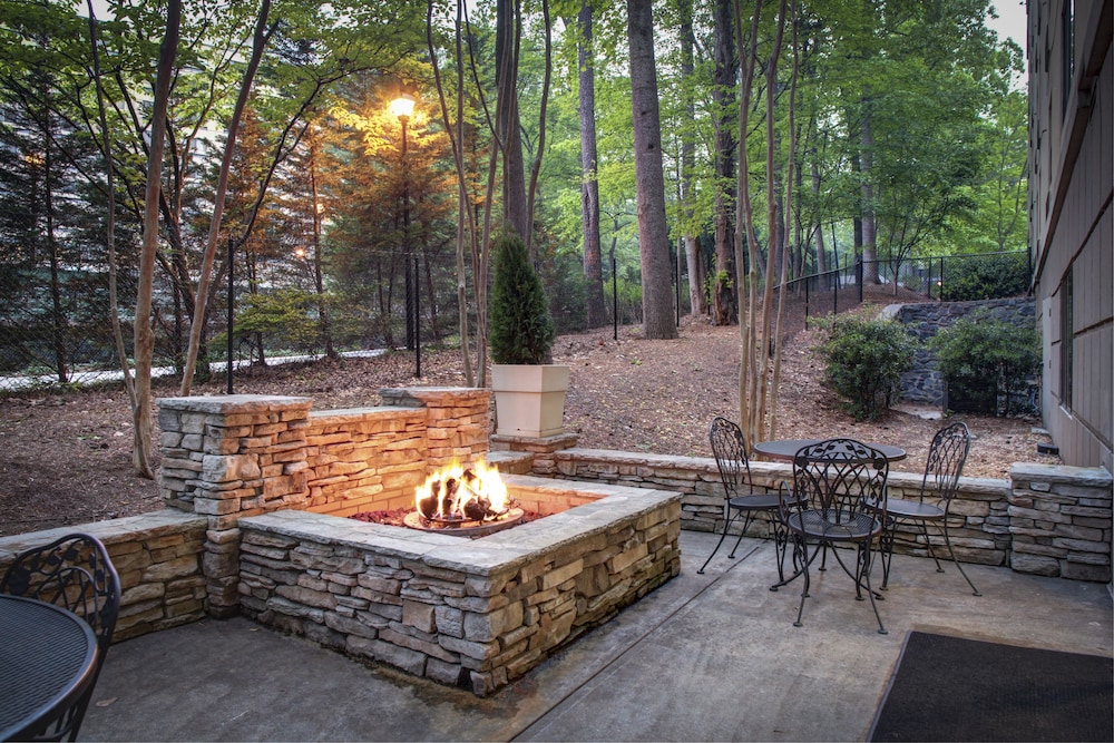 holiday inn express and suites atlanta buckhead by ihg