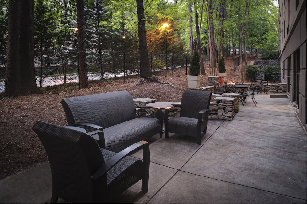 holiday inn express and suites atlanta buckhead by ihg