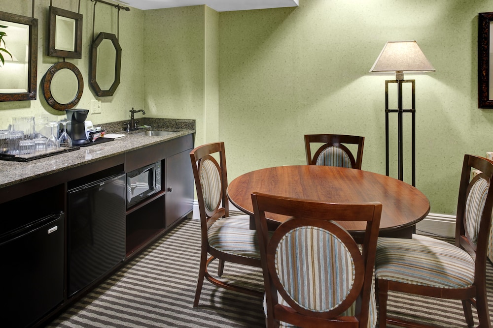 holiday inn express and suites atlanta buckhead by ihg