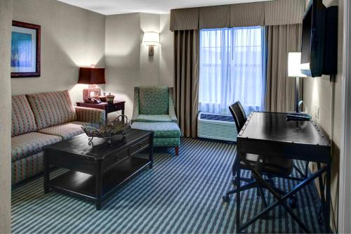 holiday inn express and suites atlanta buckhead by ihg