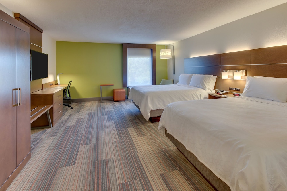 holiday inn express and suites atlanta n perimeter mall area