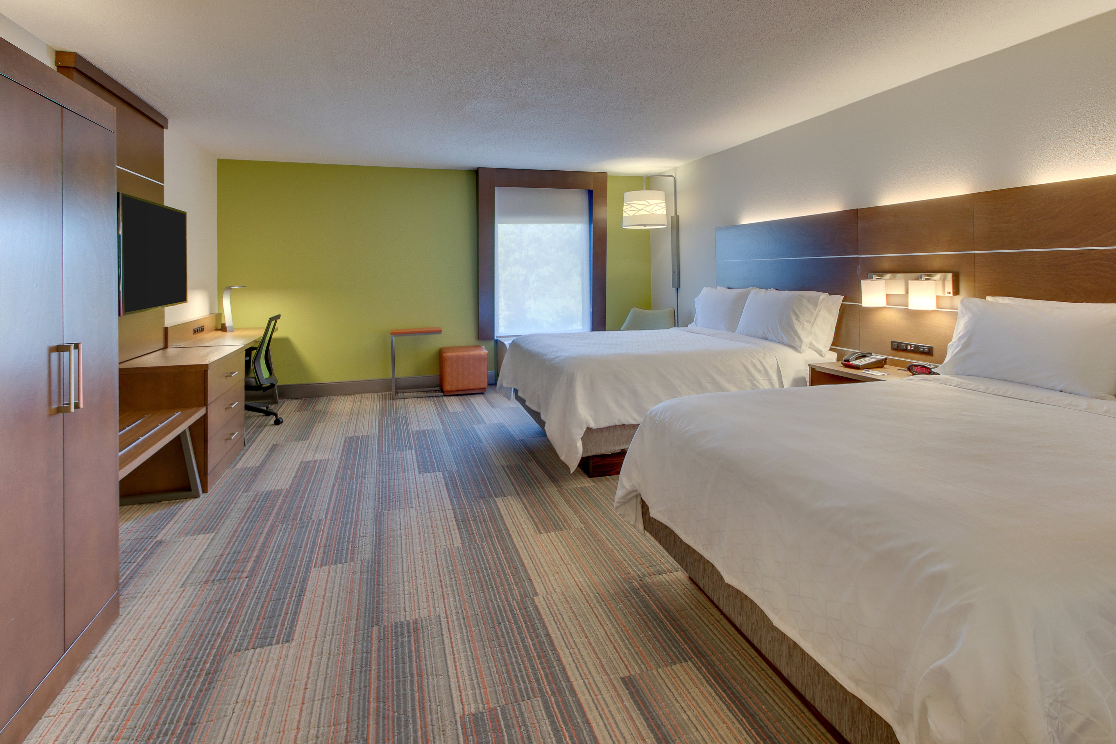 holiday inn express and suites atlanta n perimeter mall area