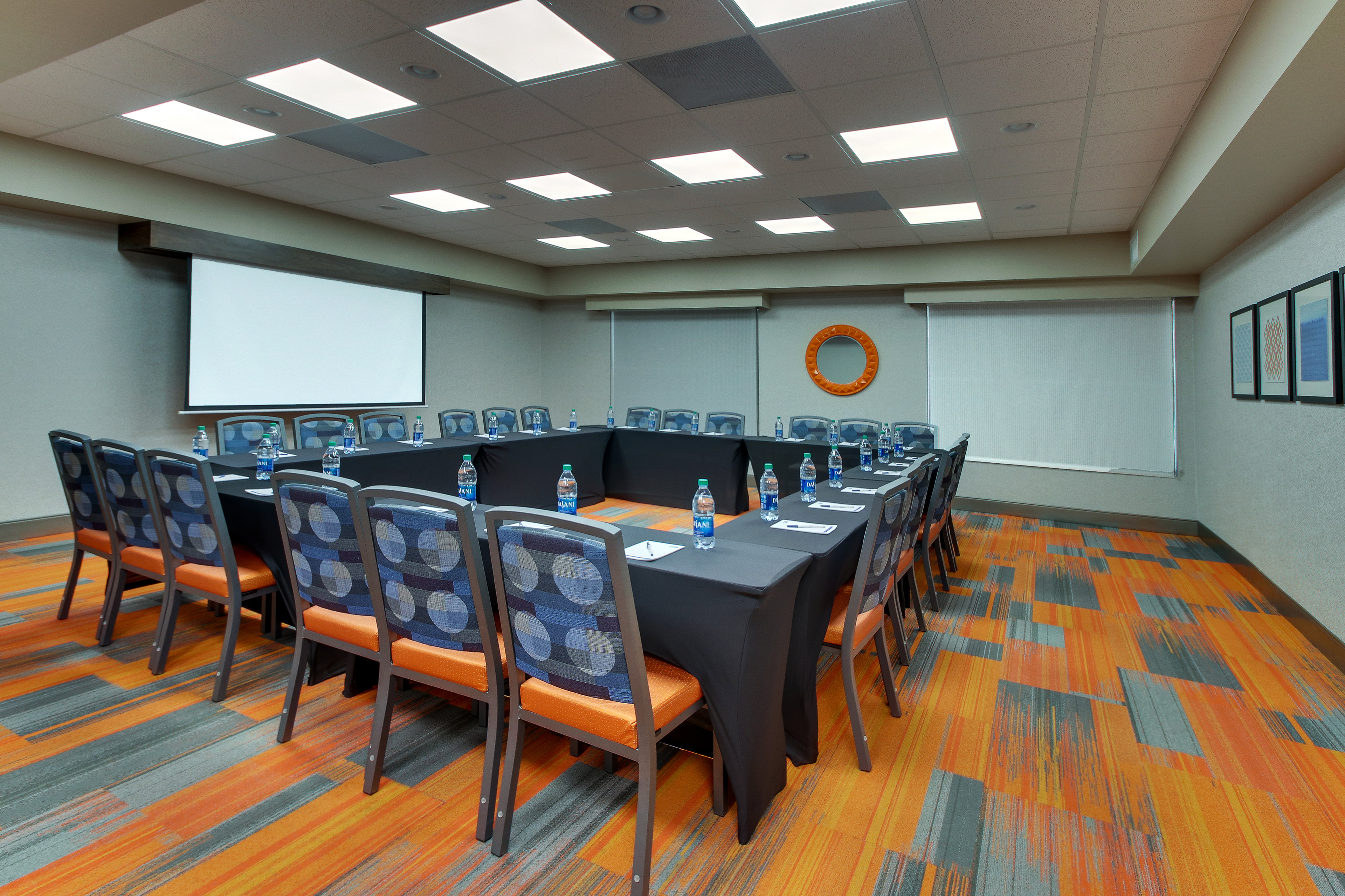 holiday inn express and suites atlanta n perimeter mall area