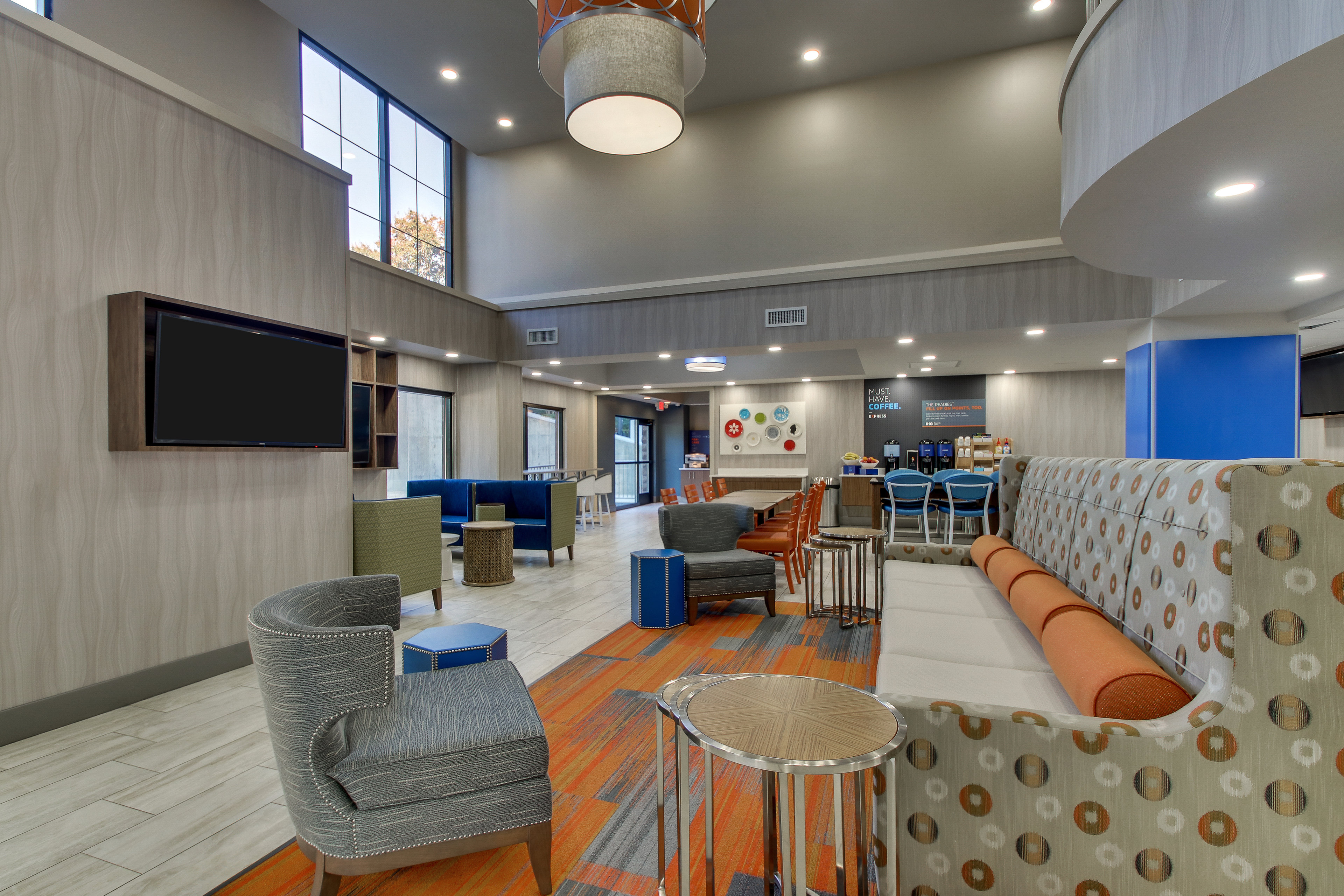 holiday inn express and suites atlanta n perimeter mall area