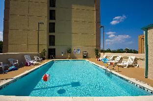 holiday inn express and suites atlanta n perimeter mall area