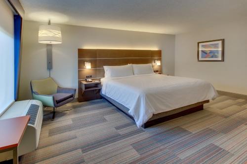 holiday inn express and suites atlanta n perimeter mall area