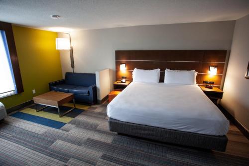 holiday inn express and suites atlanta n perimeter mall area