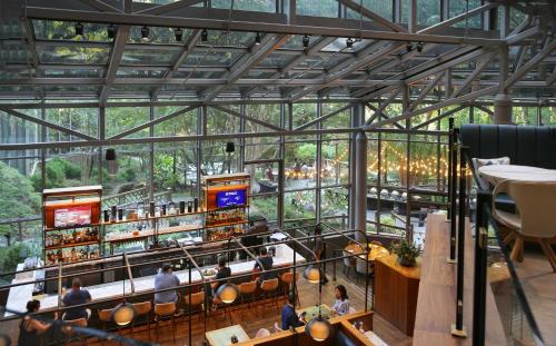 crowne plaza atlanta perimeter at ravinia by ihg