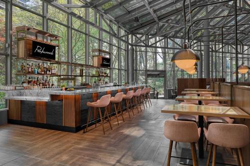 crowne plaza atlanta perimeter at ravinia by ihg