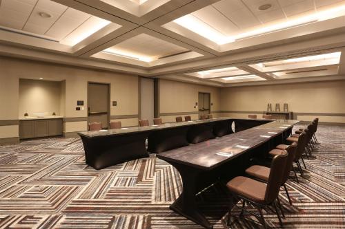 crowne plaza atlanta perimeter at ravinia by ihg
