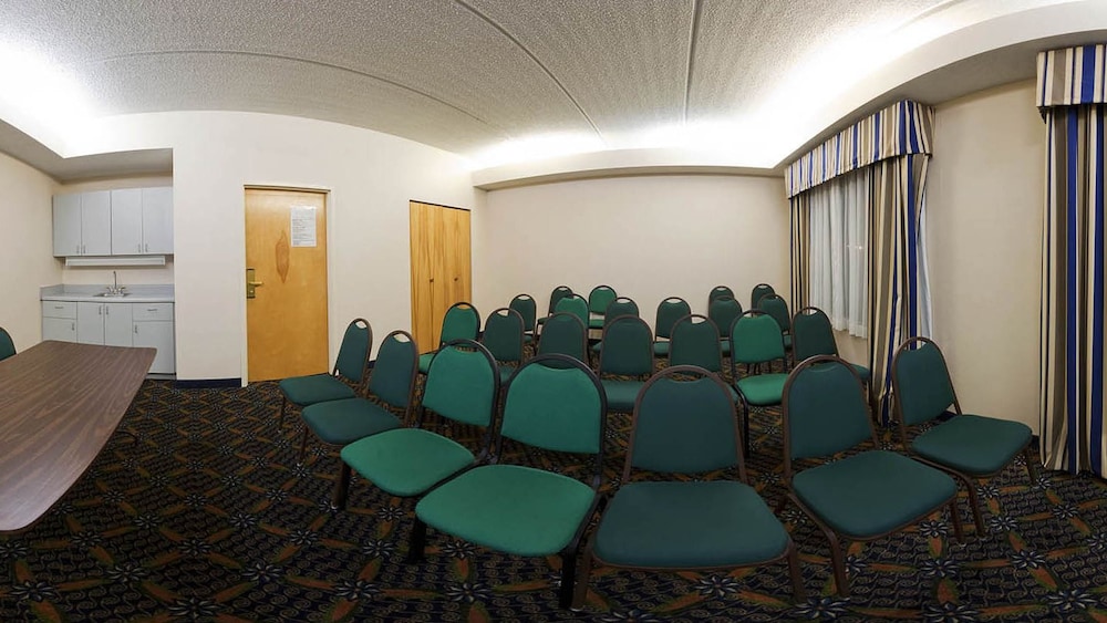 holiday inn express hotel and suites by ihg