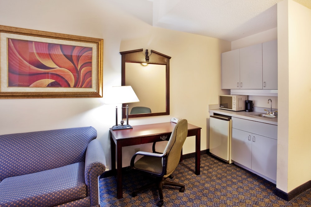 holiday inn express hotel and suites by ihg