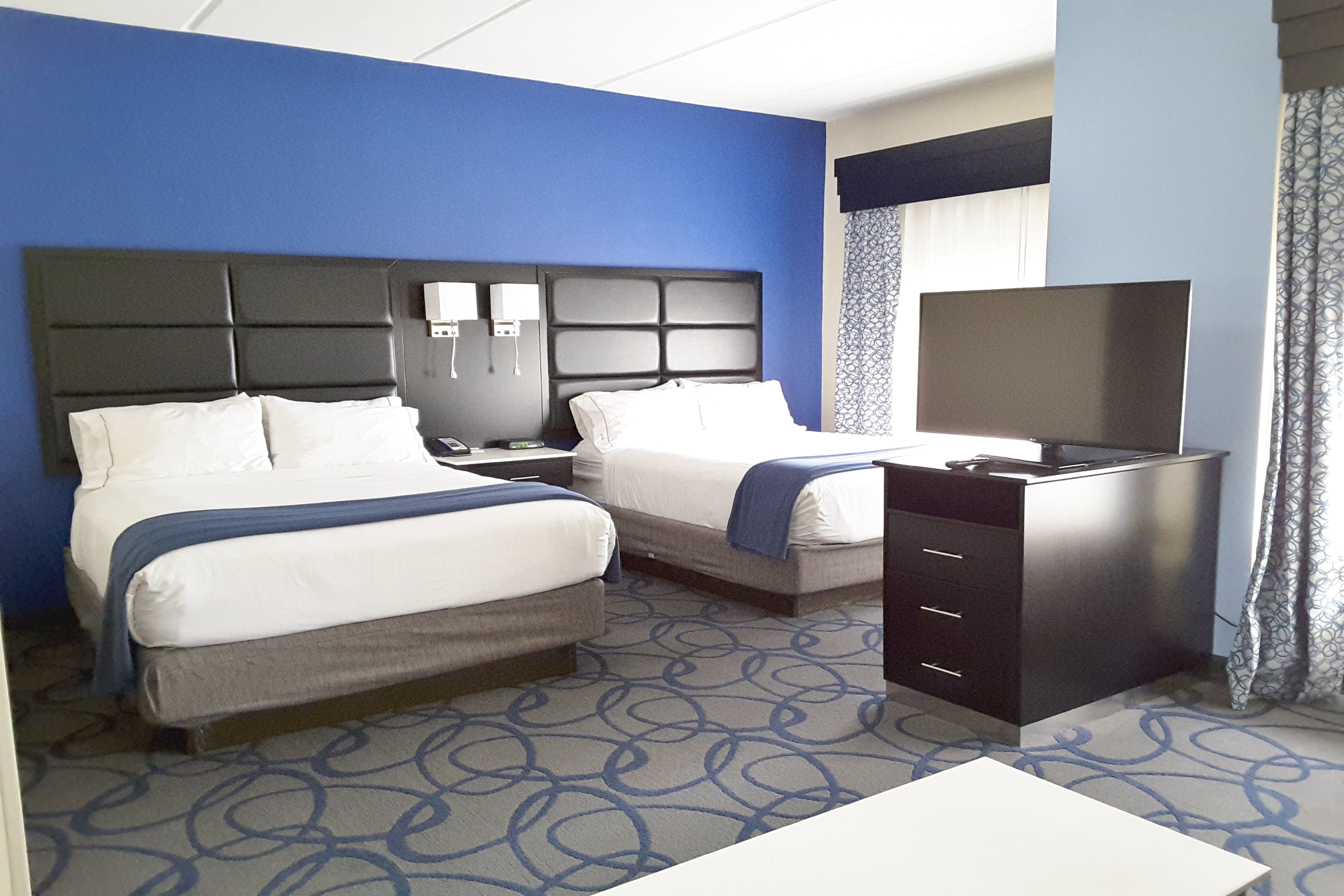 holiday inn express hotel and suites by ihg
