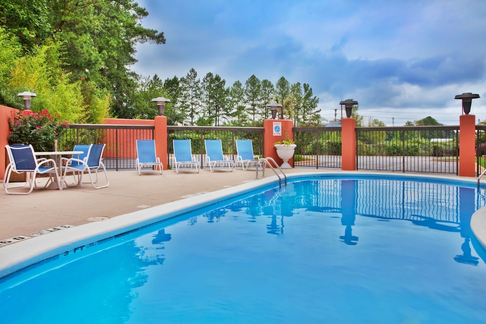 holiday inn express hotel and suites by ihg