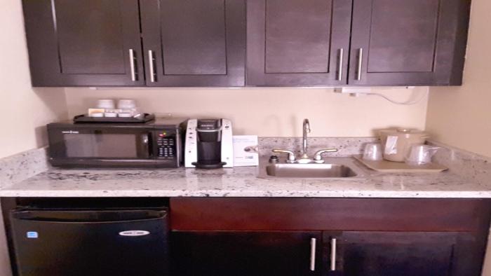 holiday inn express hotel and suites by ihg