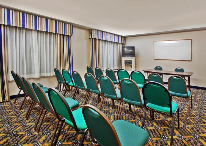 holiday inn express hotel and suites by ihg